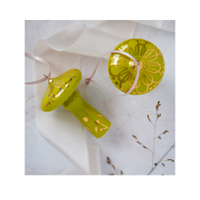 Učitajte sliku u preglednik galerije, / GLJIVA ukras /