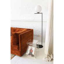 Učitajte sliku u preglednik galerije, / MAGINO stolić /