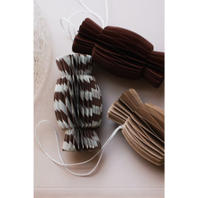 Učitajte sliku u preglednik galerije, / CANDY papirnati ukras /
