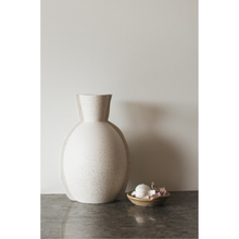 Učitajte sliku u preglednik galerije, / EDGE vaza /
