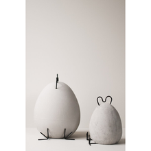 Učitajte sliku u preglednik galerije, / HEAVY HEN betonski ukras /
