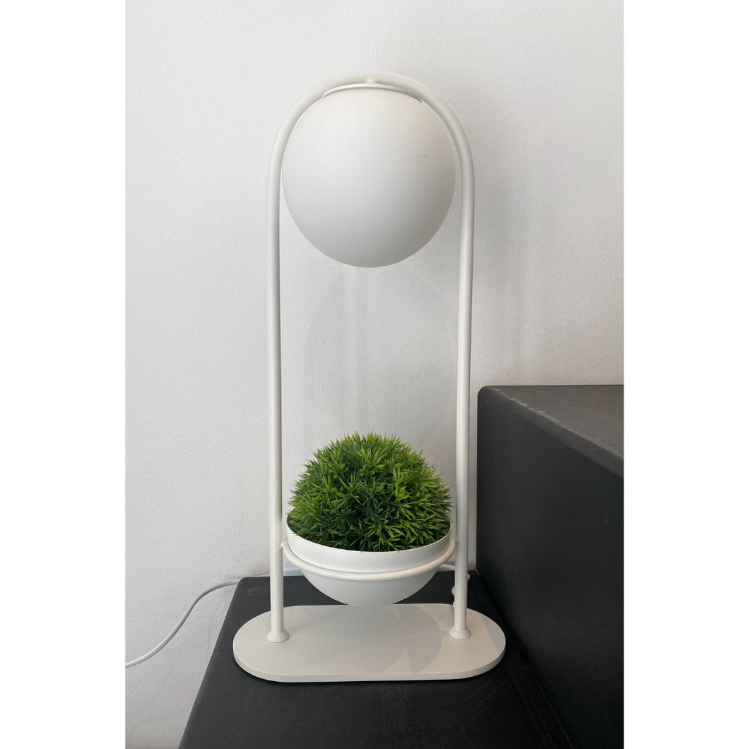 / POSUDA za biljke-stolna lampa /